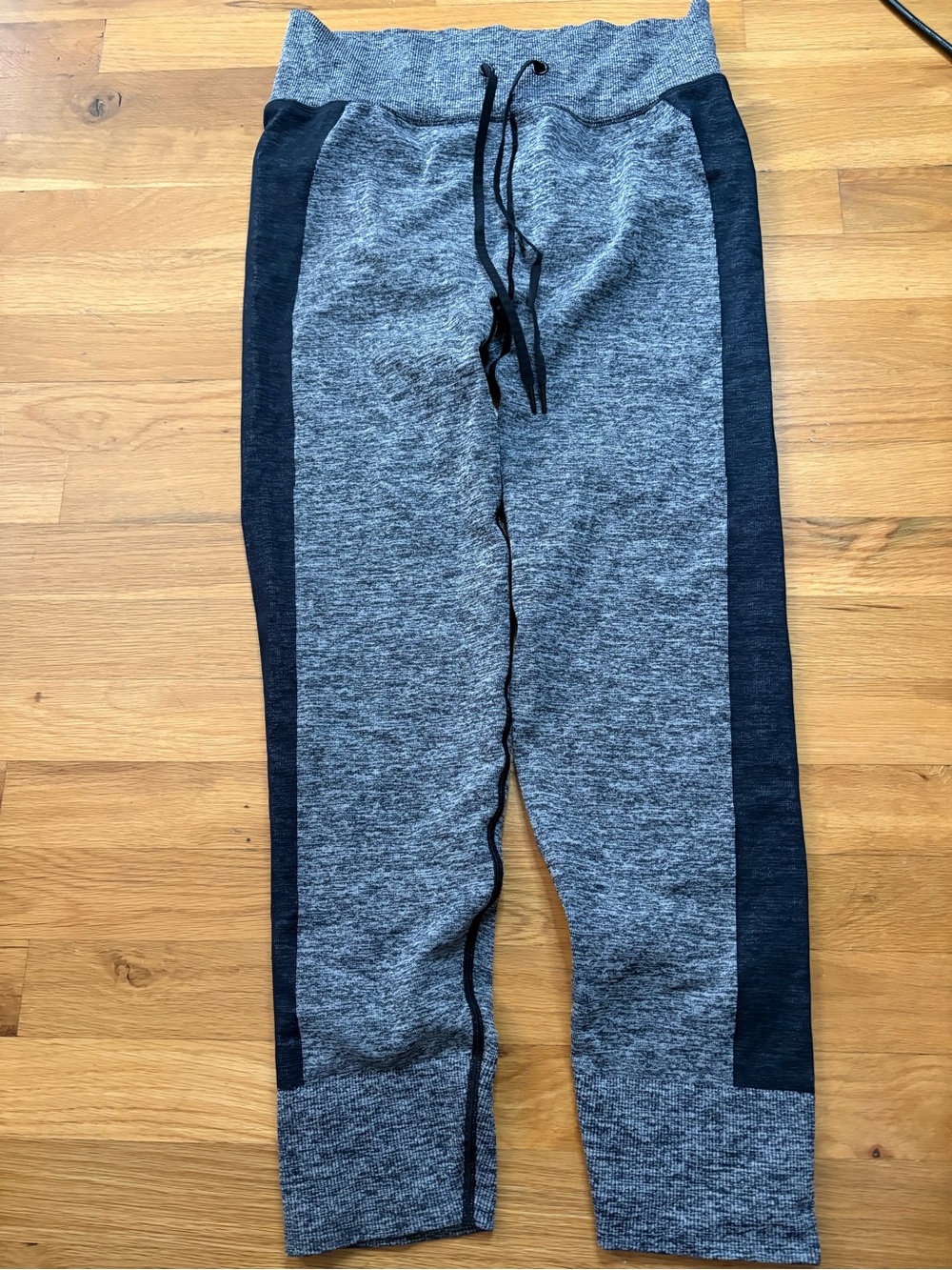NWOT VS pink Women's Gray Athletic Jogger Pants with Black Side Panels